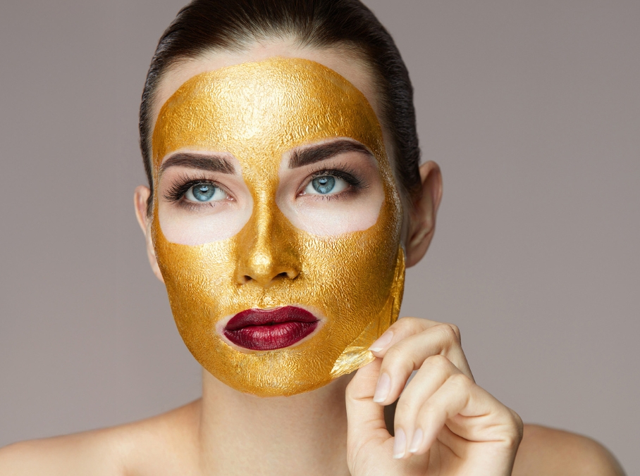 golden{ mask1