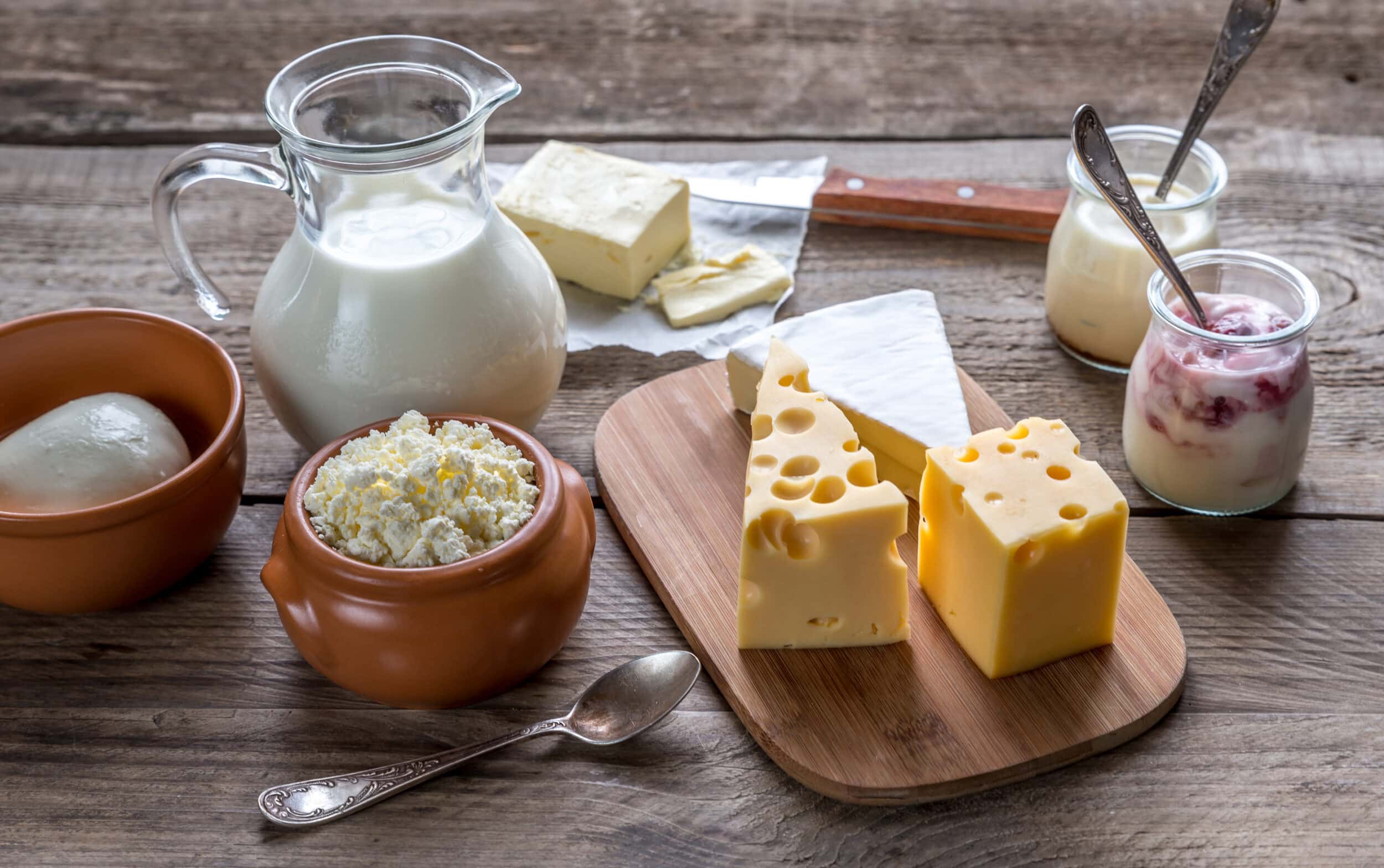 A tray of dairy products, one of the most common food sensitivities